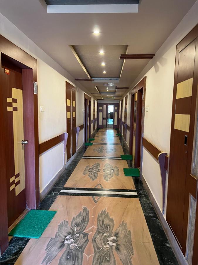 פורי Hotel Lee Garden Near To Blue Flag Beach 500 Mtrs מראה חיצוני תמונה