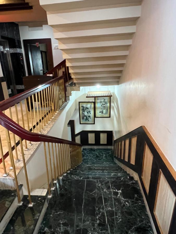 פורי Hotel Lee Garden Near To Blue Flag Beach 500 Mtrs מראה חיצוני תמונה