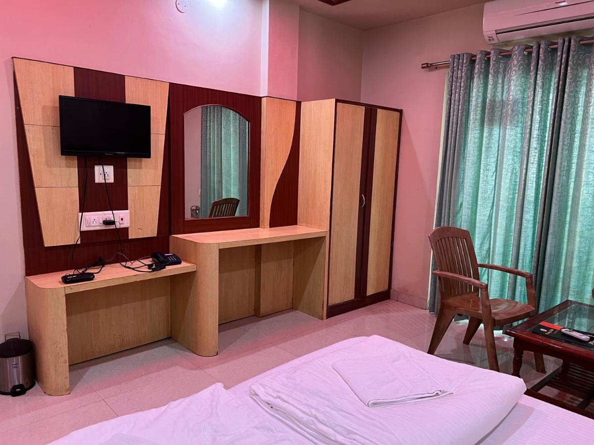 פורי Hotel Lee Garden Near To Blue Flag Beach 500 Mtrs מראה חיצוני תמונה
