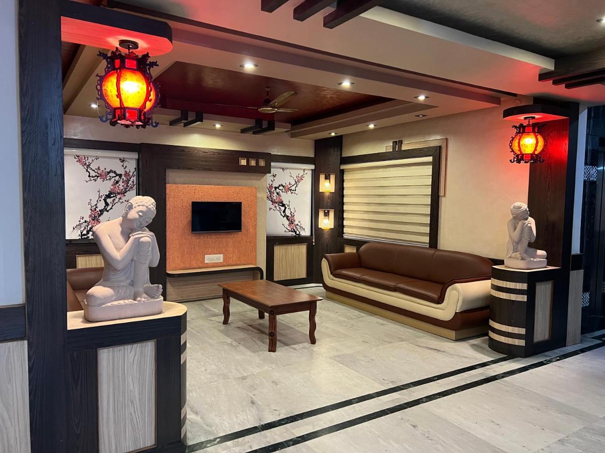 פורי Hotel Lee Garden Near To Blue Flag Beach 500 Mtrs מראה חיצוני תמונה