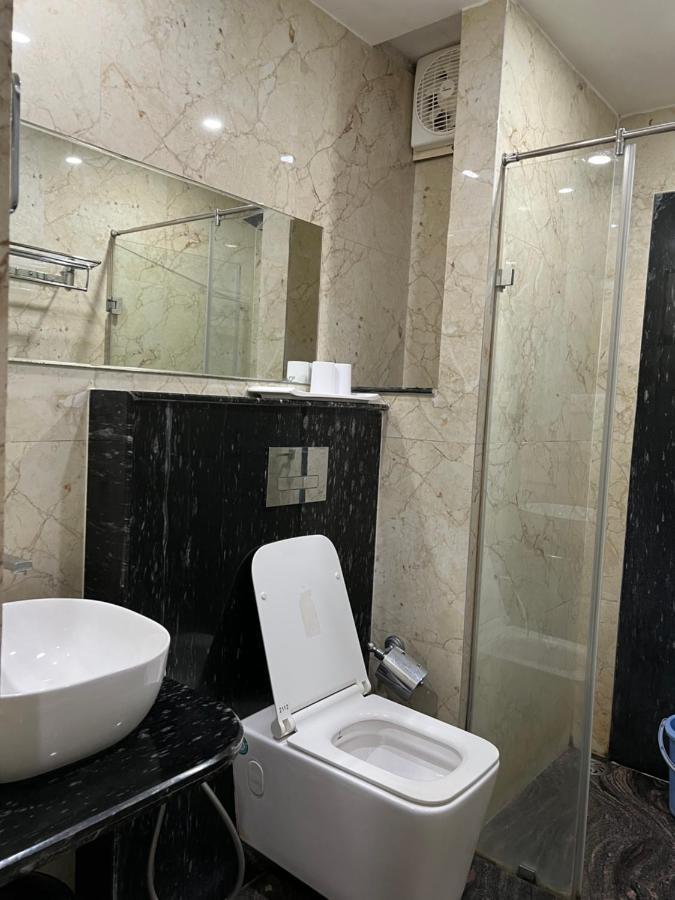 פורי Hotel Lee Garden Near To Blue Flag Beach 500 Mtrs מראה חיצוני תמונה