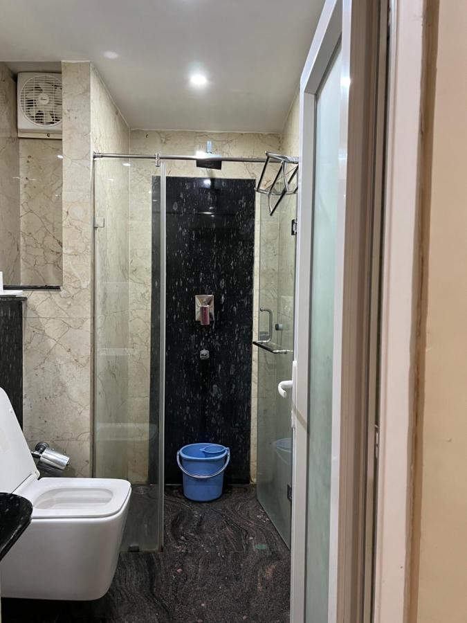 פורי Hotel Lee Garden Near To Blue Flag Beach 500 Mtrs מראה חיצוני תמונה