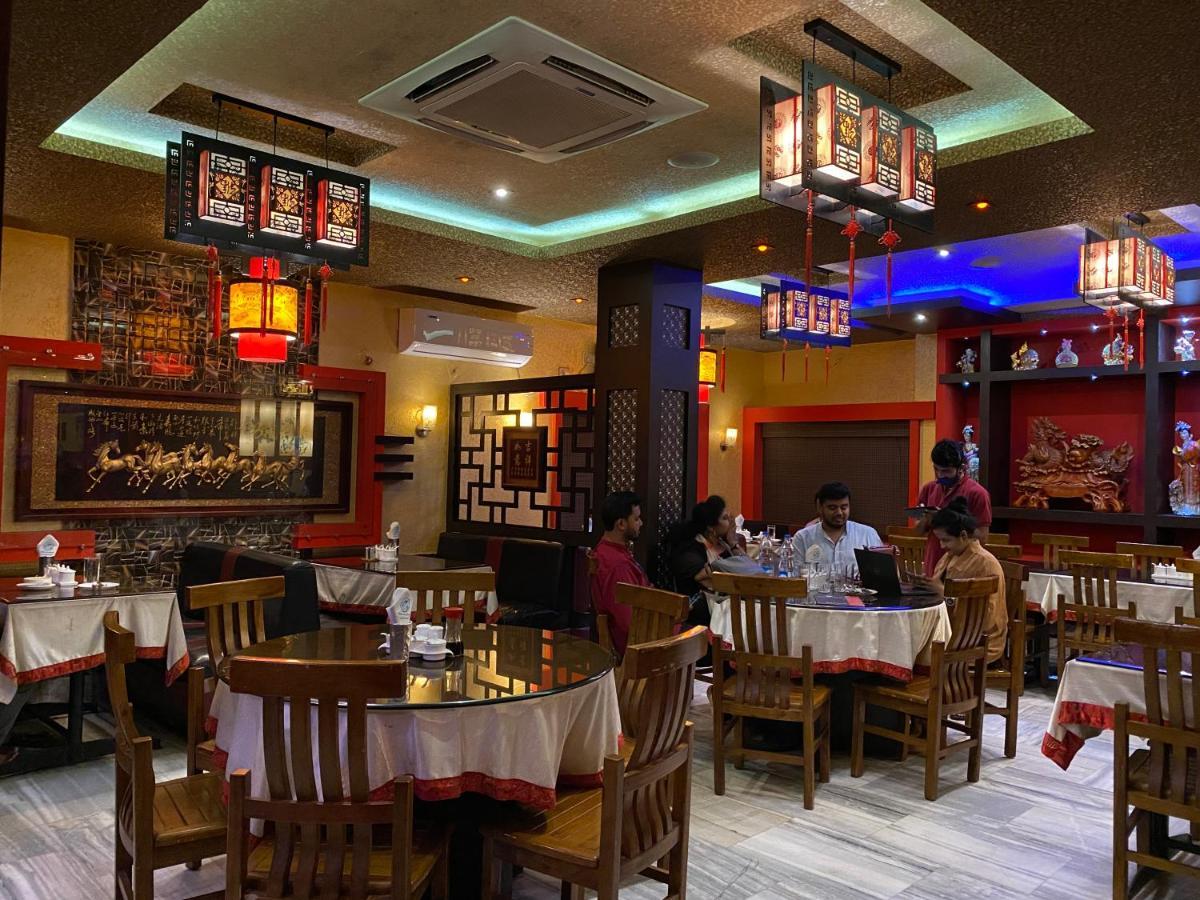 פורי Hotel Lee Garden Near To Blue Flag Beach 500 Mtrs מראה חיצוני תמונה