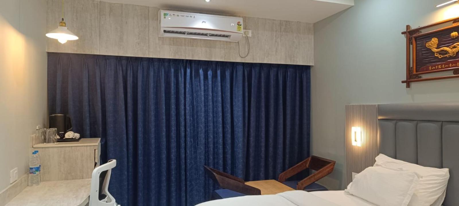 פורי Hotel Lee Garden Near To Blue Flag Beach 500 Mtrs מראה חיצוני תמונה